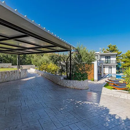 Hébergement de vacances Lovely In Seget Donji Trogir