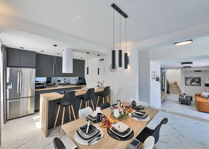 度假居 Lovely In Seget Donji *