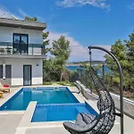 Lovely In Seget Donji Vikendica Trogir