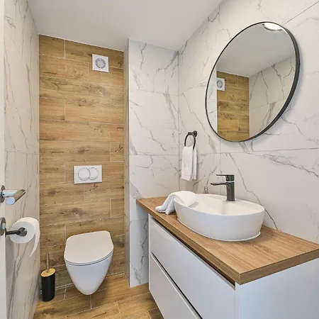 Lovely In Seget Donji